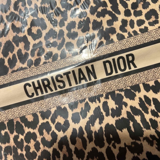 Dior 非売品　レオパード柄　巾着　香水2ml2本