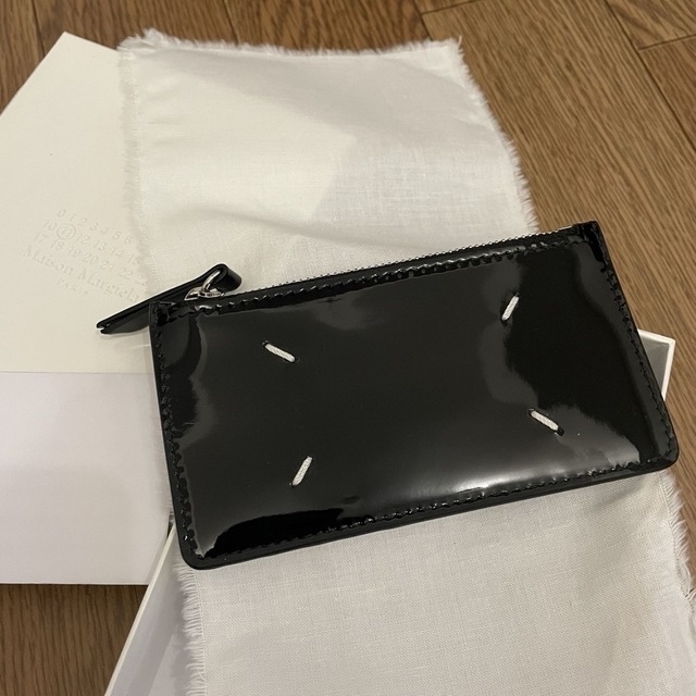 Maison Martin Margiela(マルタンマルジェラ)のメゾンマルジェラ フラグメントケース カードケース ブラック メンズのファッション小物(コインケース/小銭入れ)の商品写真