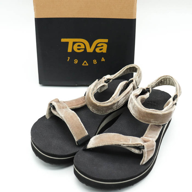 Teva(テバ)のテバ スポーツサンダル ミッドフォームユニバーサル 1099614 アウトドア ストラップ シューズ 靴 レディース 24cmサイズ ベージュ Teva レディースの靴/シューズ(サンダル)の商品写真