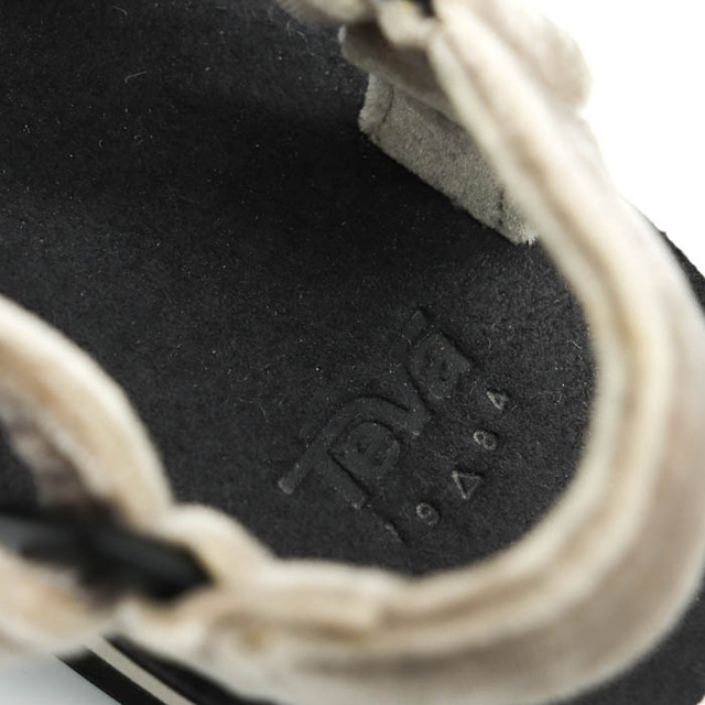 Teva(テバ)のテバ スポーツサンダル ミッドフォームユニバーサル 1099614 アウトドア ストラップ シューズ 靴 レディース 24cmサイズ ベージュ Teva レディースの靴/シューズ(サンダル)の商品写真