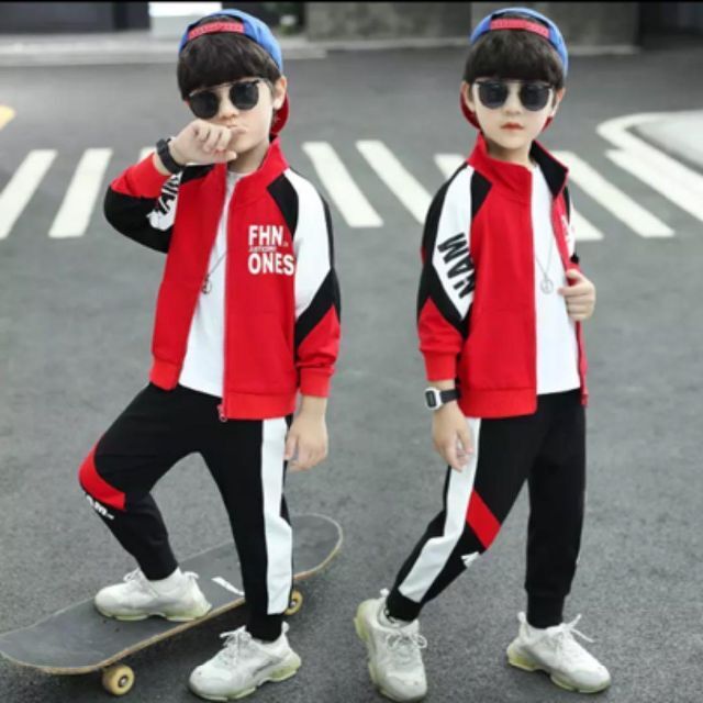 キッズ　セットアップ 男の子 ジャージ セット　韓国　かっこいい　子供　スポーツ キッズ/ベビー/マタニティのキッズ服男の子用(90cm~)(その他)の商品写真