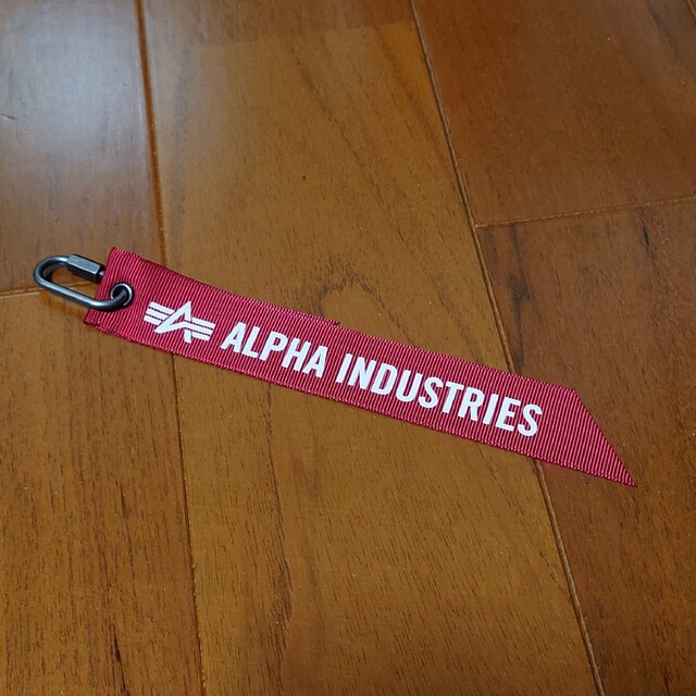 ALPHA INDUSTRIES(アルファインダストリーズ)の新品未使用 ALPHA INDUSTRIES 赤タグ メンズのファッション小物(キーホルダー)の商品写真
