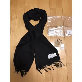 コモリ(COMOLI)の新古 20aw ザ イノウエブラザーズ brushed scarf マフラー 黒(マフラー)