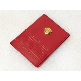 ジャンニヴェルサーチ(Gianni Versace)の良品　GIANNI VERSACE　ヴェルサーチ　パスケース　レザー　レッド　(名刺入れ/定期入れ)