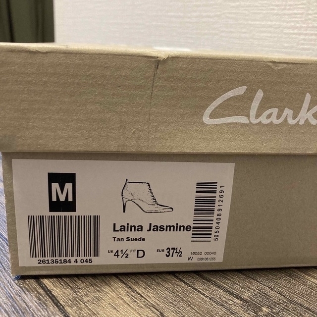 Clarks(クラークス)のClarks（クラークス）フェミニンスエードアンクルブーツ♪23.5cm相当 レディースの靴/シューズ(ブーツ)の商品写真