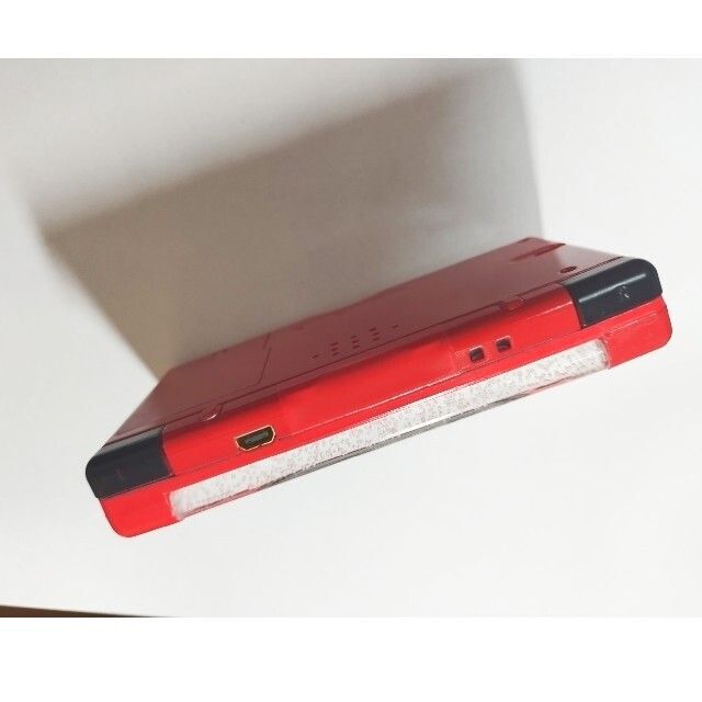 ゲームボーイアドバンス(ゲームボーイアドバンス)の送料込 ゲームボーイマクロGAMEBOY　MACRO　赤&黒塗装 エンタメ/ホビーのゲームソフト/ゲーム機本体(携帯用ゲーム機本体)の商品写真