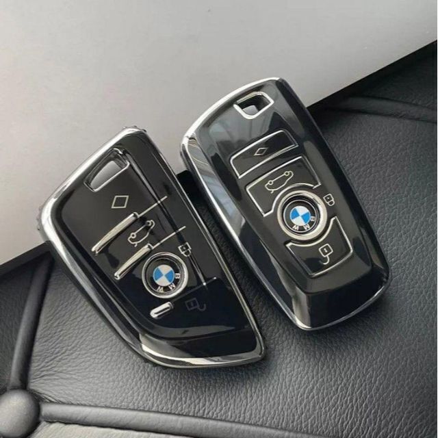 BMW(ビーエムダブリュー)のBMW キーケース TPU ブラック 黒 銀 キー カバー 鍵 f30 f10 自動車/バイクの自動車(車内アクセサリ)の商品写真