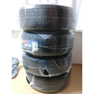 ランドクルーザープラド用スタッドレスタイヤ4本　新品未使用265/65R17(タイヤ・ホイールセット)