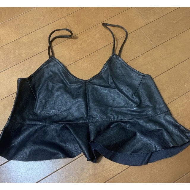 ZARA(ザラ)のZARA  フェイクレザービスチェ レディースのトップス(キャミソール)の商品写真