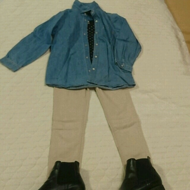 UNIQLO(ユニクロ)のスキニー ベージュ キッズ/ベビー/マタニティのキッズ服男の子用(90cm~)(パンツ/スパッツ)の商品写真