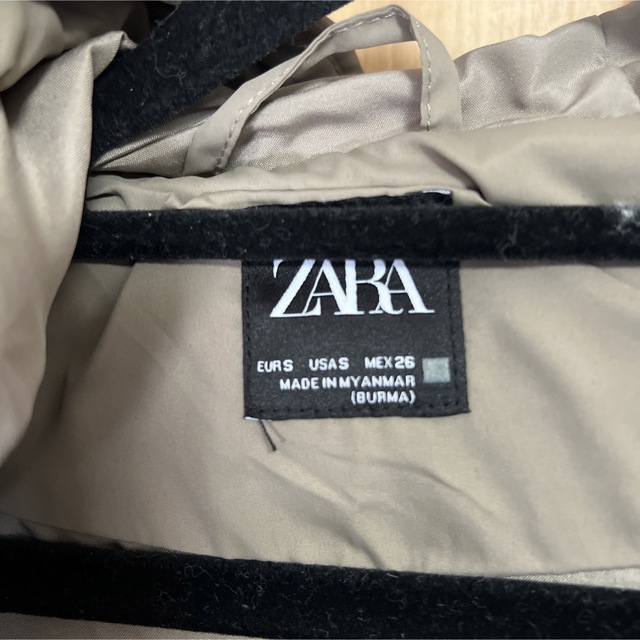 ZARA(ザラ)のりー様専用 ZARAダウンベスト レディースのジャケット/アウター(ダウンベスト)の商品写真