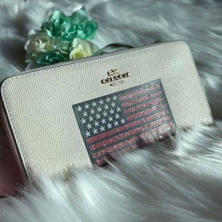 コーチ(COACH)のCOACHコーチ　長財布　ホワイト　ラウンドファスナー　F73608(財布)