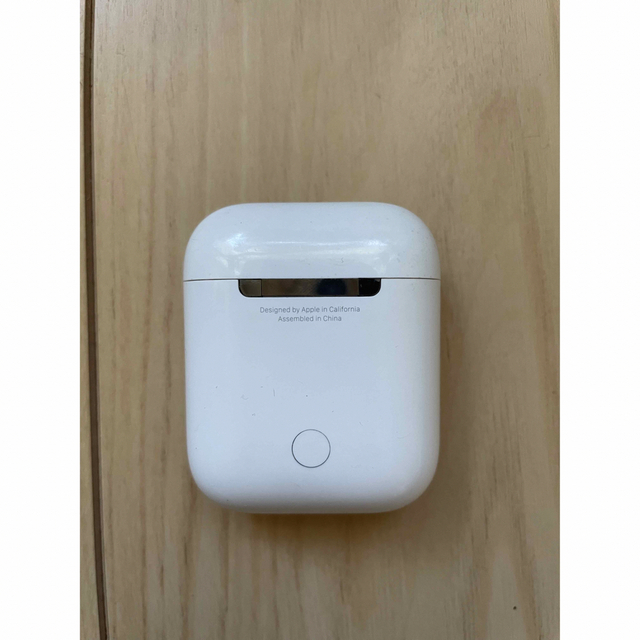 Apple(アップル)のマイキー様専用 AirPods 第二世代 mv7n2j/a スマホ/家電/カメラのオーディオ機器(ヘッドフォン/イヤフォン)の商品写真