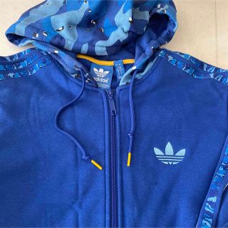 アディダス(adidas)のadidas パーカー　スウェット　迷彩　青　M(パーカー)