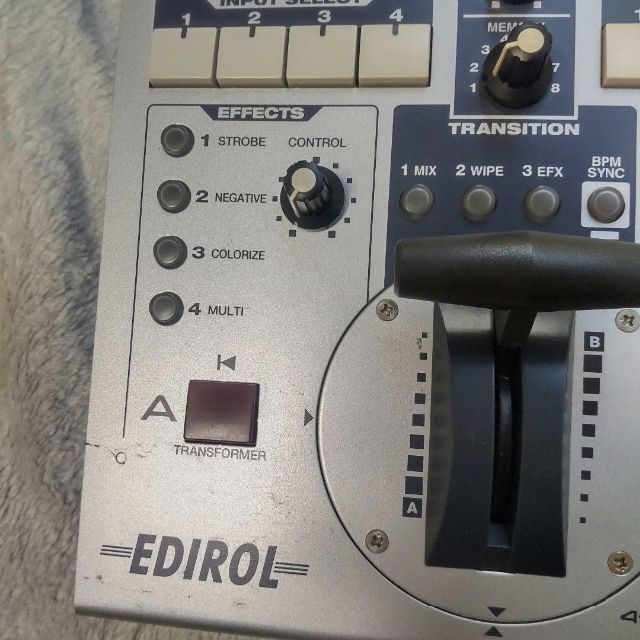 Roland(ローランド)の動作確認済み　Roland EDIROL　V-4チャンネル　ビデオミキサー 楽器のDJ機器(DJミキサー)の商品写真