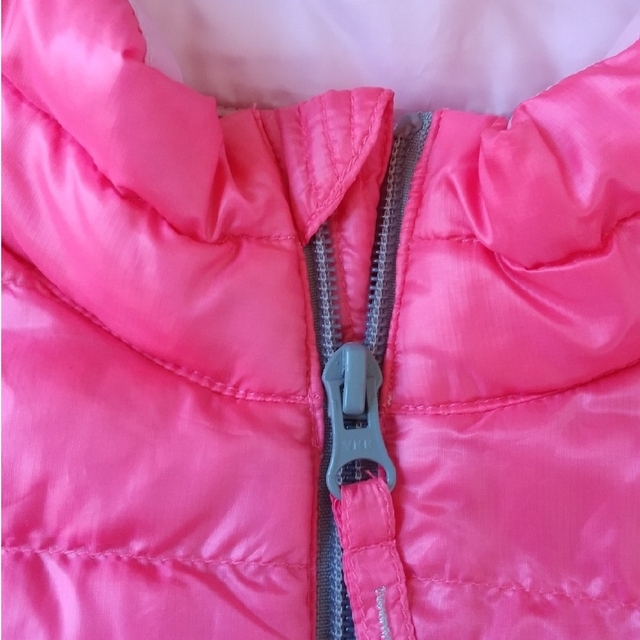 UNIQLO(ユニクロ)の140   ピンク    ベスト キッズ/ベビー/マタニティのキッズ服女の子用(90cm~)(ジャケット/上着)の商品写真