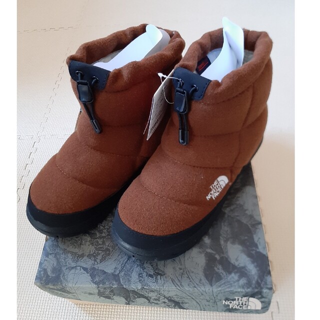 新品 タグ付 The North Face ノースフェイス ヌプシ ブーツ 24 新品 タグ付 The North Face ノースフェイス ヌプシ ブーツ 24
