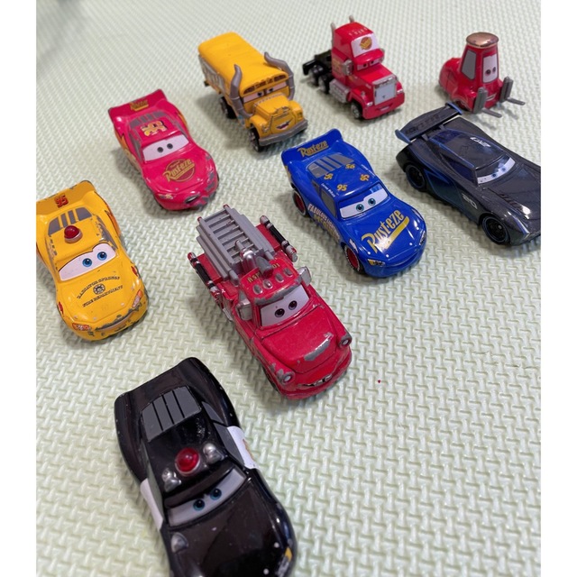 Takara Tomy(タカラトミー)のカーズTOMICA9台セット エンタメ/ホビーのおもちゃ/ぬいぐるみ(ミニカー)の商品写真