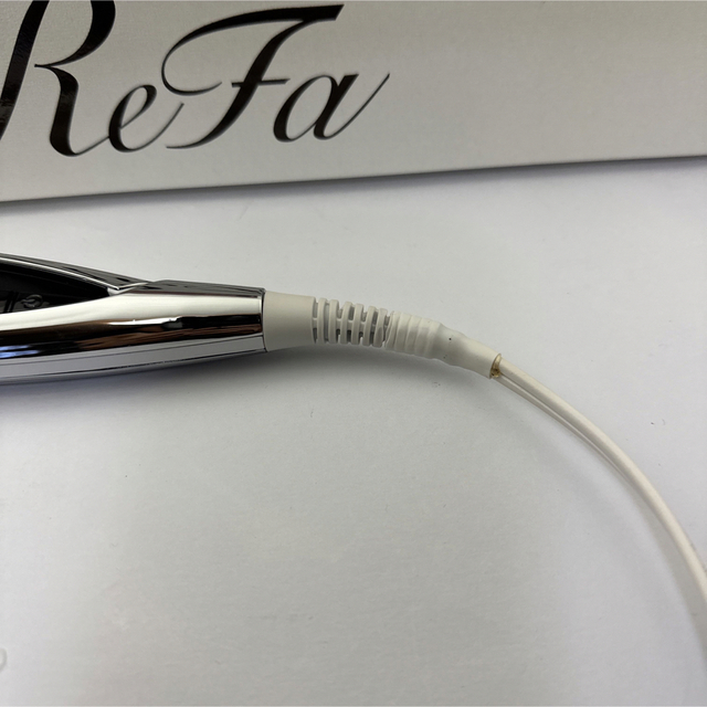 800リファ ReFa ストレートアイロンRE-AC02A 2021年製 800リファ ReFa ストレートアイロンRE-AC02A 2021年製