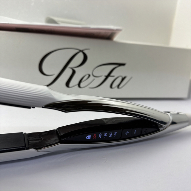 800リファ ReFa ストレートアイロンRE-AC02A 2021年製 800リファ ReFa ストレートアイロンRE-AC02A 2021年製