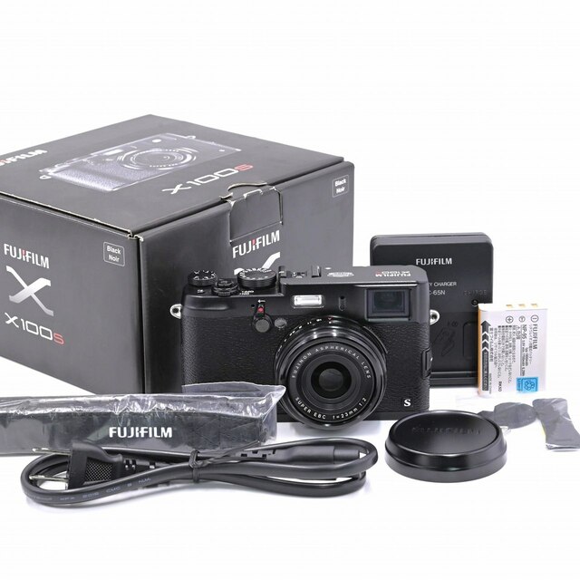 Fujifilm X100 12.3 MP APS-C CMOS EXR Digital Camera with 23mm Fujinon Lens  and 2.8-Inch LCD (Special Edition - Black)