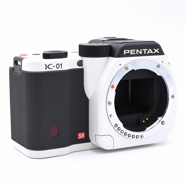 PENTAX K-01 レンズキット ホワイト/ブラック