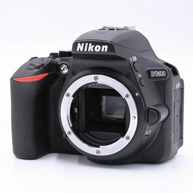 国内外の人気が集結 Nikon - Nikon D5600 ボディ デジタル一眼 - aatsp