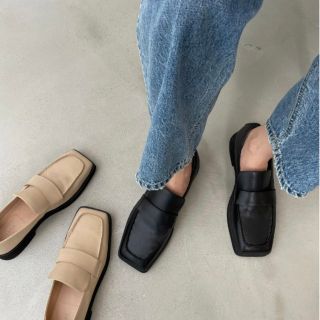 BLACK by moussy - BLACK BY MOUSSY スクエアトゥローファーの通販|ラクマ