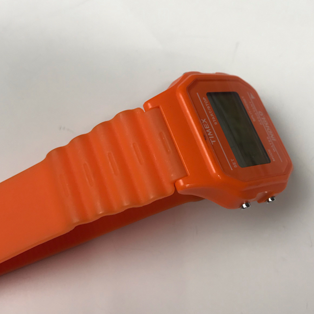 TIMEX(タイメックス)のRR466 TIMEX CR2016CELI オレンジ　クォーツ メンズの時計(腕時計(アナログ))の商品写真