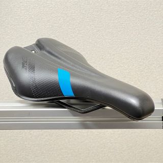 ジャイアント(Giant)のサドル　GIANT Contact Comfort Neutralマウント付(パーツ)