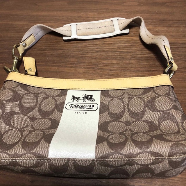 COACH(コーチ)のにこにこぷんぷん様　coach★コーチ★ヘリテージストライプデミ　11562 レディースのバッグ(ショルダーバッグ)の商品写真