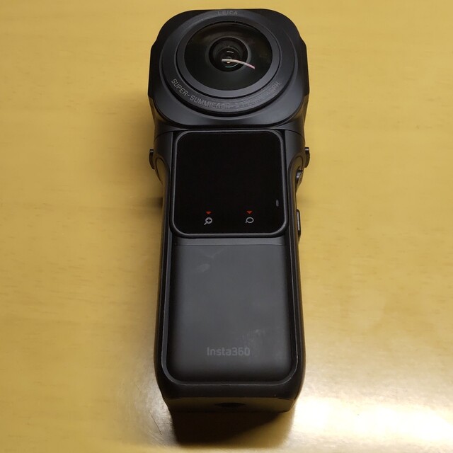 LEICA(ライカ)のInsta360 360度カメラ アクションカメラ スマホ/家電/カメラのカメラ(ビデオカメラ)の商品写真