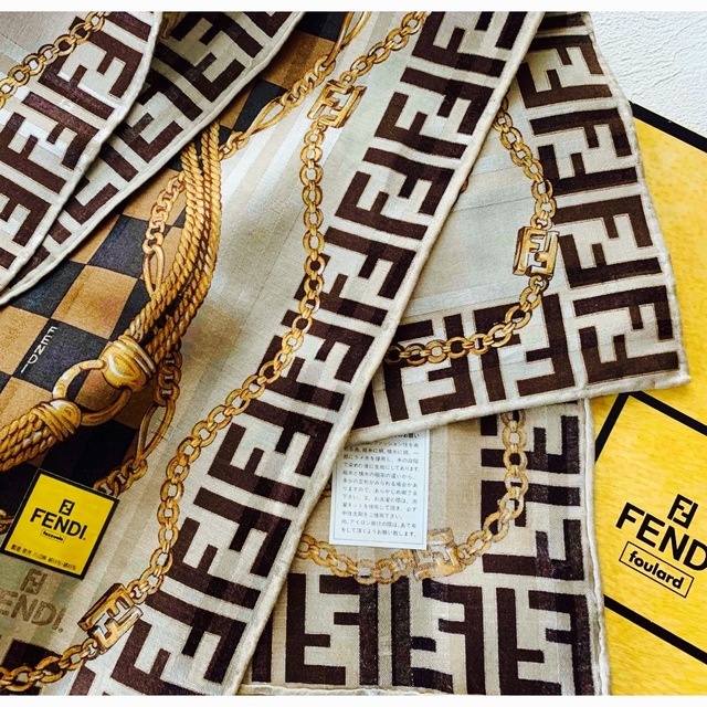 FENDI(フェンディ)のFENDI★フェンディ シルク混スカーフ 5枚★新品未使用 レディースのファッション小物(バンダナ/スカーフ)の商品写真