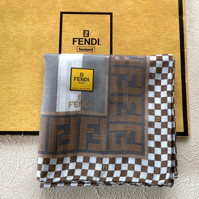 FENDI(フェンディ)のFENDI★フェンディ シルク混スカーフ 5枚★新品未使用 レディースのファッション小物(バンダナ/スカーフ)の商品写真