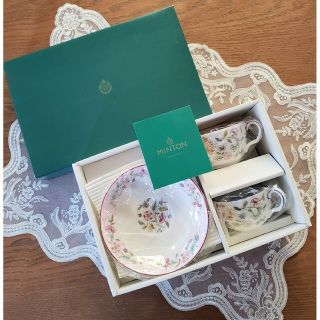 ミントン(MINTON)の廃盤品 MINTON ミントン ハドンホール セレブレーション カップ&ソーサー(食器)