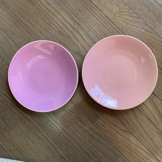 フェリシモ(FELISSIMO)の⭐️2枚セット　味わいのあるピンクのプレート(食器)