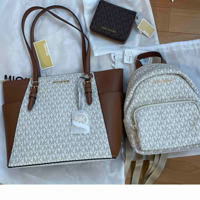 MICHAEL KORS　リュック　財布