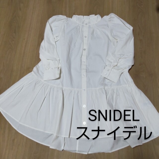 SNIDEL(スナイデル)の【新品】SNIDEL(スナイデル)ワンピース レディースのワンピース(ひざ丈ワンピース)の商品写真