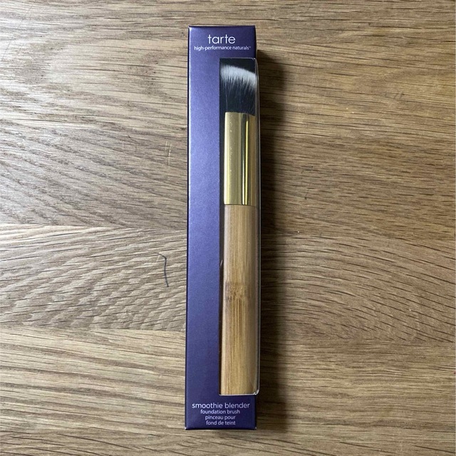 KOSE(コーセー)のtarte ファンデーションブラシ コスメ/美容のメイク道具/ケアグッズ(チーク/フェイスブラシ)の商品写真