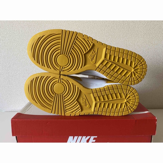 NIKE(ナイキ)のナイキ ウィメンズ ダンク ハイ ダークサルファ　新品　27.5cm NIKE レディースの靴/シューズ(スニーカー)の商品写真