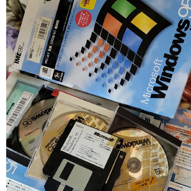 Microsoft(マイクロソフト)のWindows95とゲームソフト エンタメ/ホビーのゲームソフト/ゲーム機本体(PCゲームソフト)の商品写真