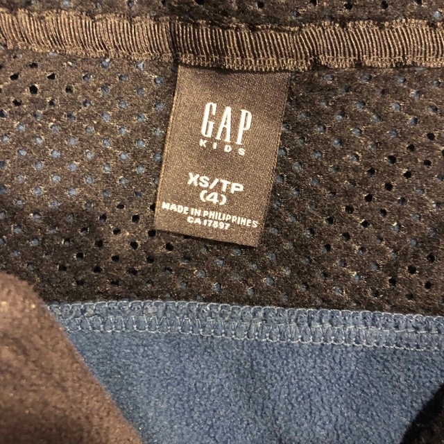 GAP Kids(ギャップキッズ)のGAP KIDS ギャップキッズ　フリース　ブルゾン  ジップアップ　　送料無料 キッズ/ベビー/マタニティのキッズ服男の子用(90cm~)(ジャケット/上着)の商品写真