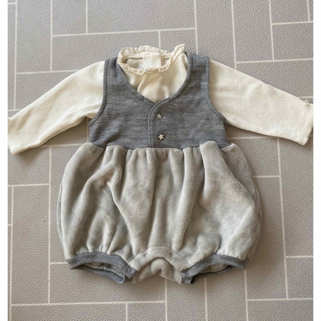 PETIT BATEAU(プチバトー)の10moisディモワ サロペット キッズ/ベビー/マタニティのベビー服(~85cm)(ロンパース)の商品写真