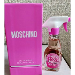 モスキーノ(MOSCHINO)のMoschino Fresh Pink EDT 100ml (香水(女性用))