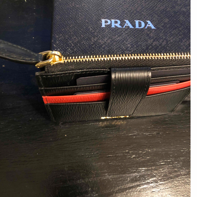 PRADA(プラダ)のPRADA カードケース　 レディースのファッション小物(コインケース)の商品写真