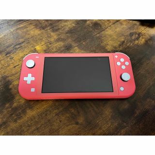 ニンテンドースイッチ(Nintendo Switch)のスイッチライトピンク美品(携帯用ゲーム機本体)