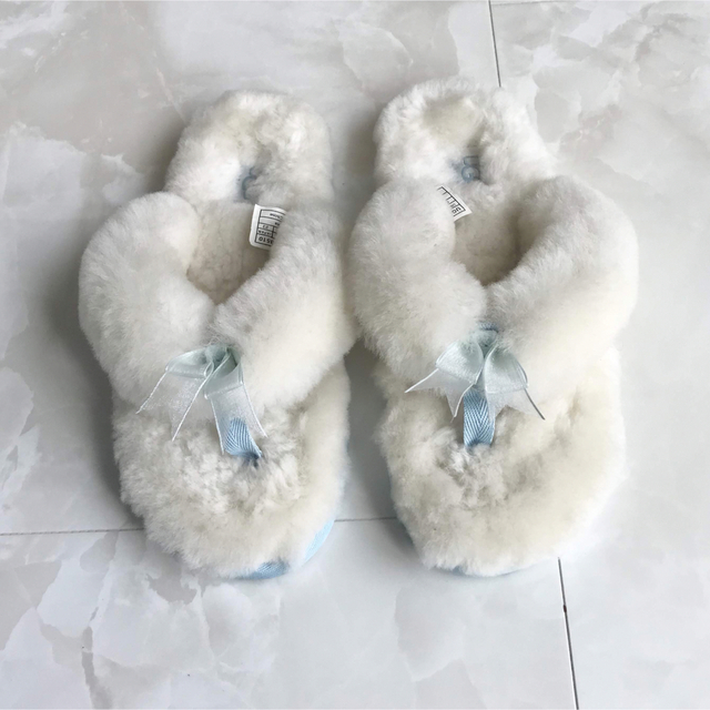 UGG シープスキン モコモコサンダル 白