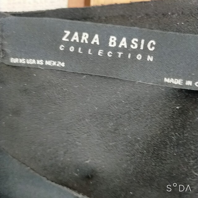 ZARA(ザラ)の【新品】ZARA スエード風ノーカラーコート ブラック黒 レディースのジャケット/アウター(ロングコート)の商品写真