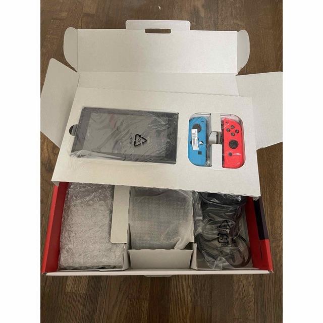 【Nintendo Switch 本体】　箱、付属品付き