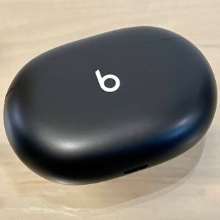 ビーツバイドクタードレ(Beats by Dr Dre)の★美品★Beats Studio Buds ブラック 充電ケースのみ／B129(ヘッドフォン/イヤフォン)